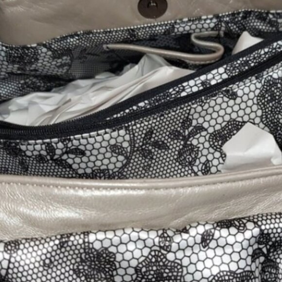 Betsey Johnson LEATHER SATCHEL TAUPE - Picture 10 of 11